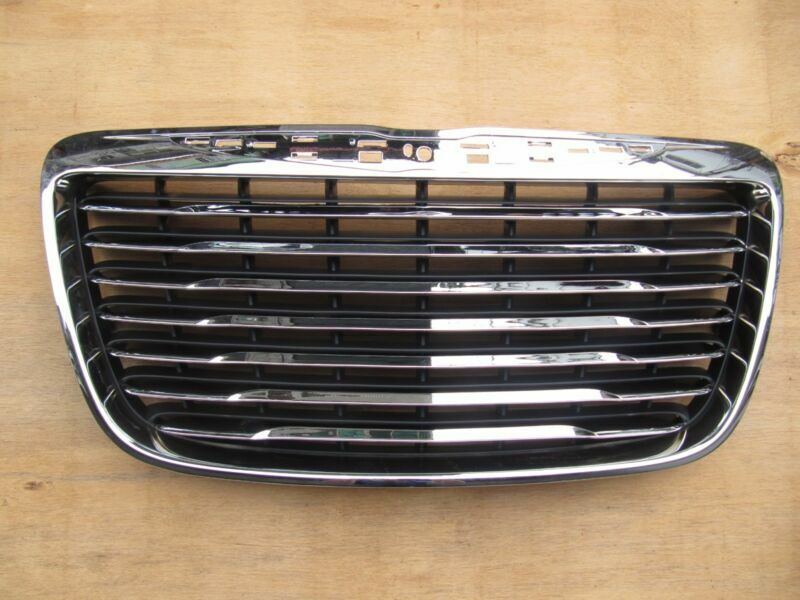 Grille fit for Chrysler 300 300C 2011-14 Chrome Painted CH1200351 O/E STYLE