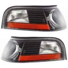 Corner Light Set For 2003-2004 Mercury Marauder Driver and Passenger Side picture