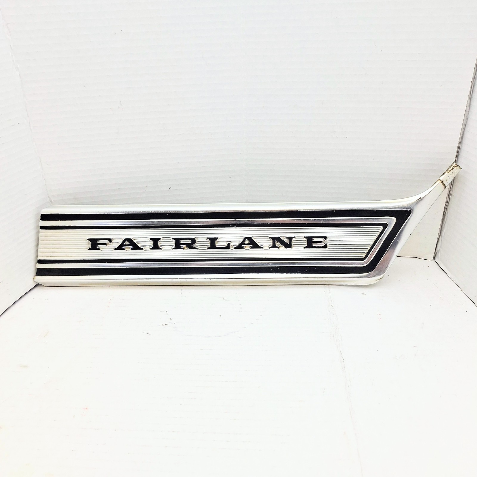 1967 Ford Fairlane 500 XL Convertible Ranchero RH FRONT FENDER TRIM MOLDING OEM