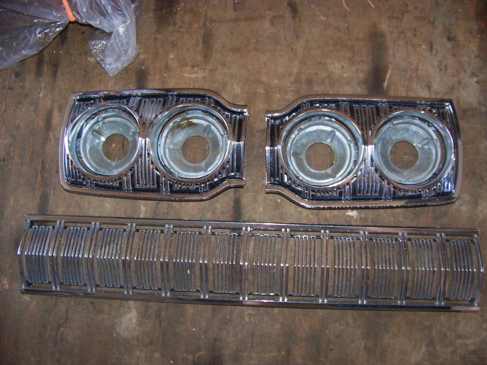 1965 DODGE MONACO GRILL w/ HEADLIGHT BEZELS, BUCKETS COMPLETE OEM