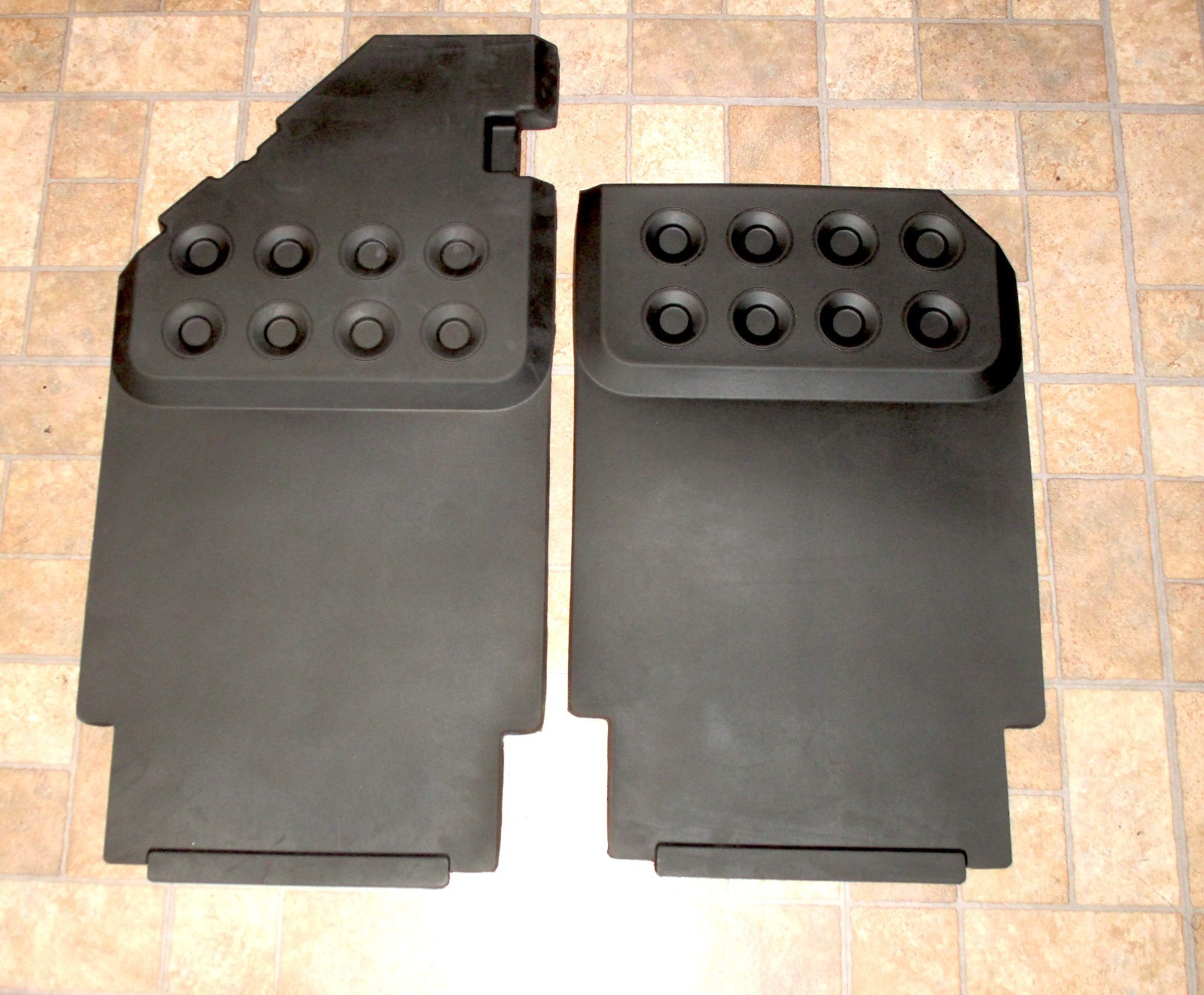 2005,2006 FORD GT GT40 FACTORY OEM LEFT ABD RIGHT RUBBER FLOOR MATS 05/06