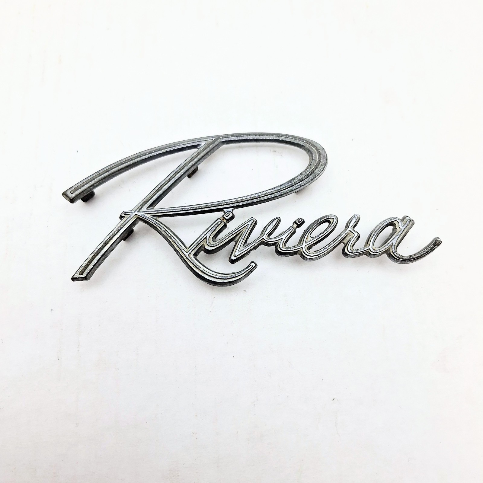 1964 1965 Buick Riviera Trunk Script Emblem Tail Panel 6 Flat Spade Pin OEM