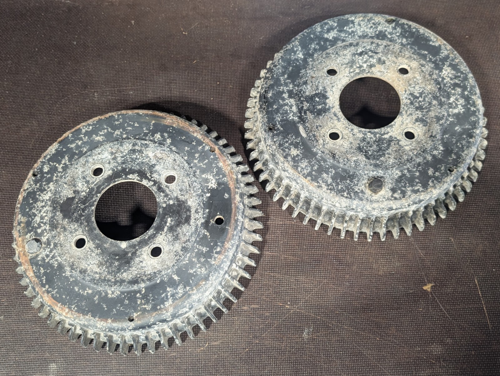 Datsun Z - Rear Brake Drum Set - E41 - Vintage Original