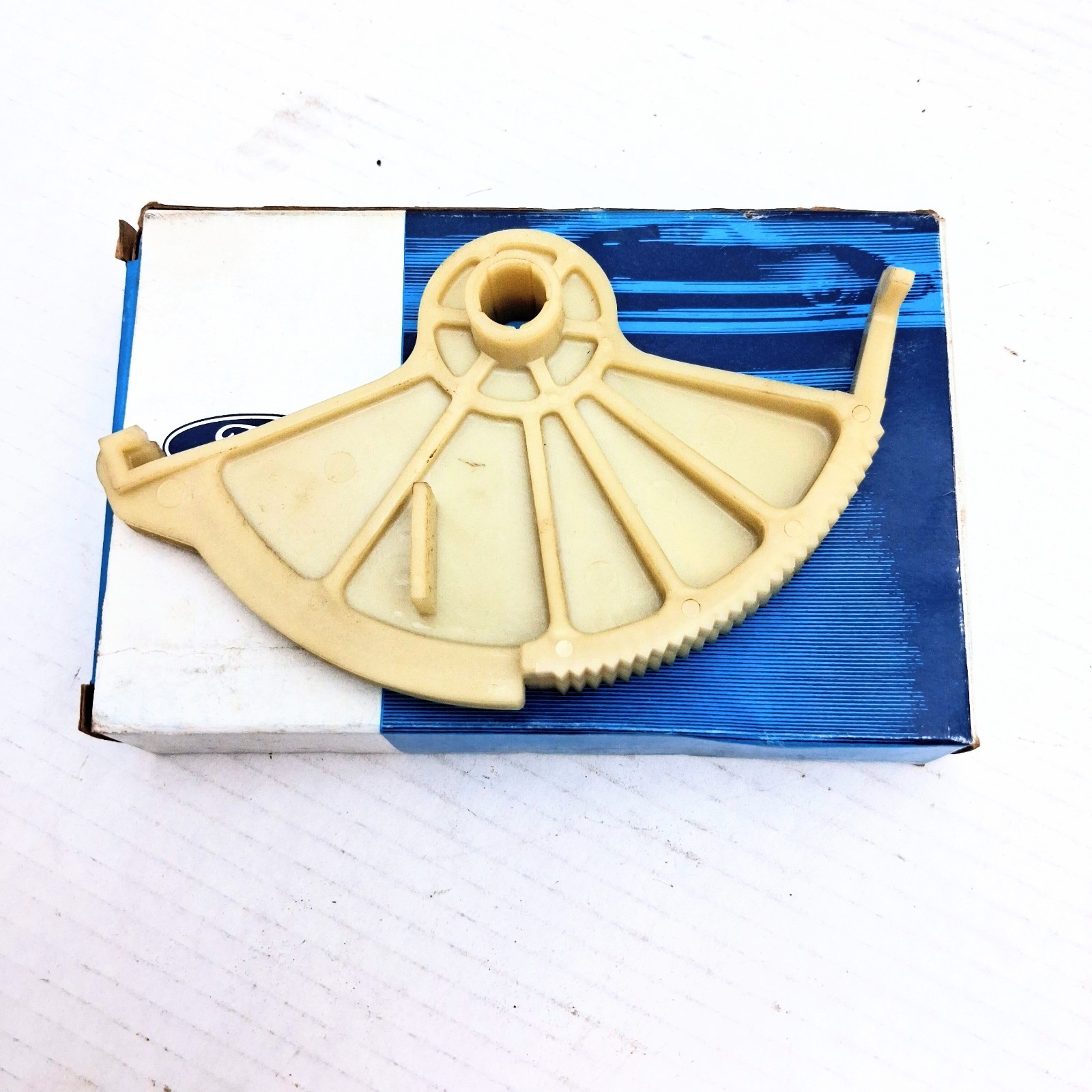 NOS 1981 1982 Ford Granada Clutch Pedal Adjuster Quadrant Genuine OEM NEW