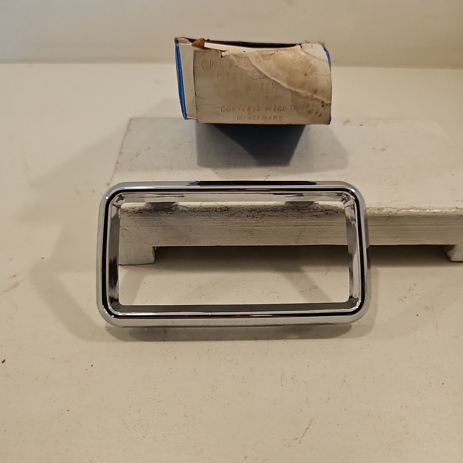 NOS OEM 1973-1976 Ford Cortina MARK 3 MK3 Door HANDEL Surround Facias Bezel