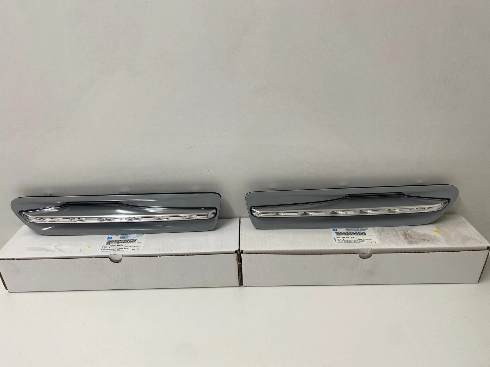 Holden Genuine WM WN Statesman & Caprice  Pair of Front Guard Vents