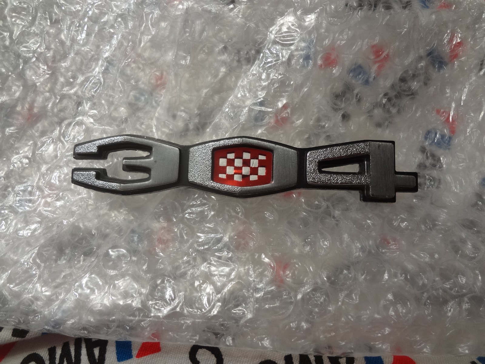 NOS  AMC AMERICAN MOTORS JAVELIN HORNET  304 EMBLEM