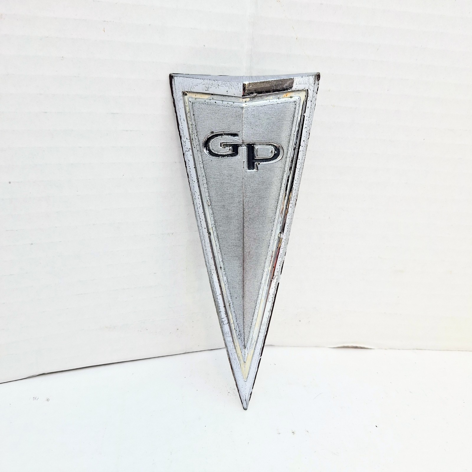 1962-1963 PONTIAC GRAND PRIX TRUNK LID ARROW EMBLEM ORIGINAL OEM