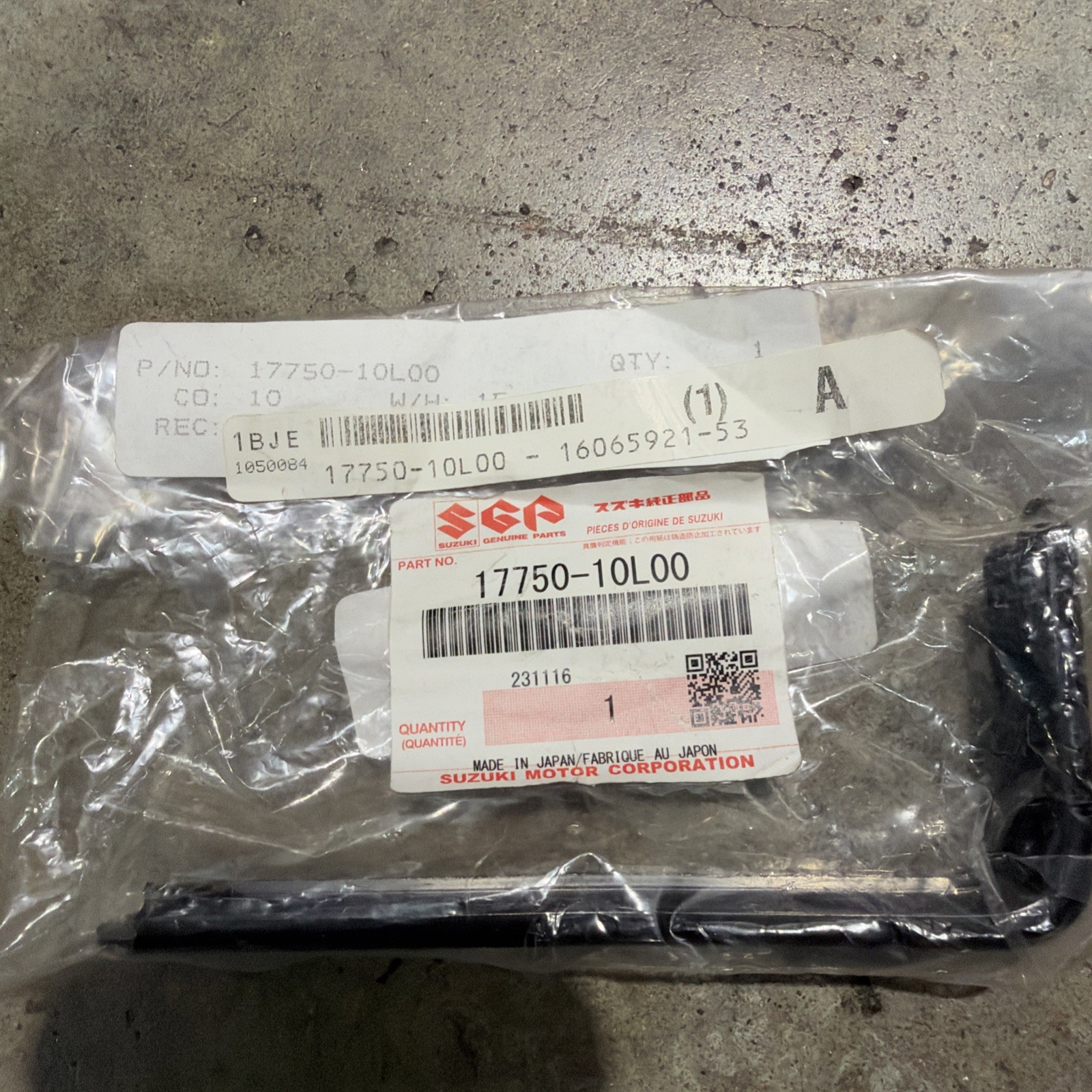 SUZUKI GSX1300RR HAYABUSA 2022 BRACKET,RADIATOR 17750-10L00