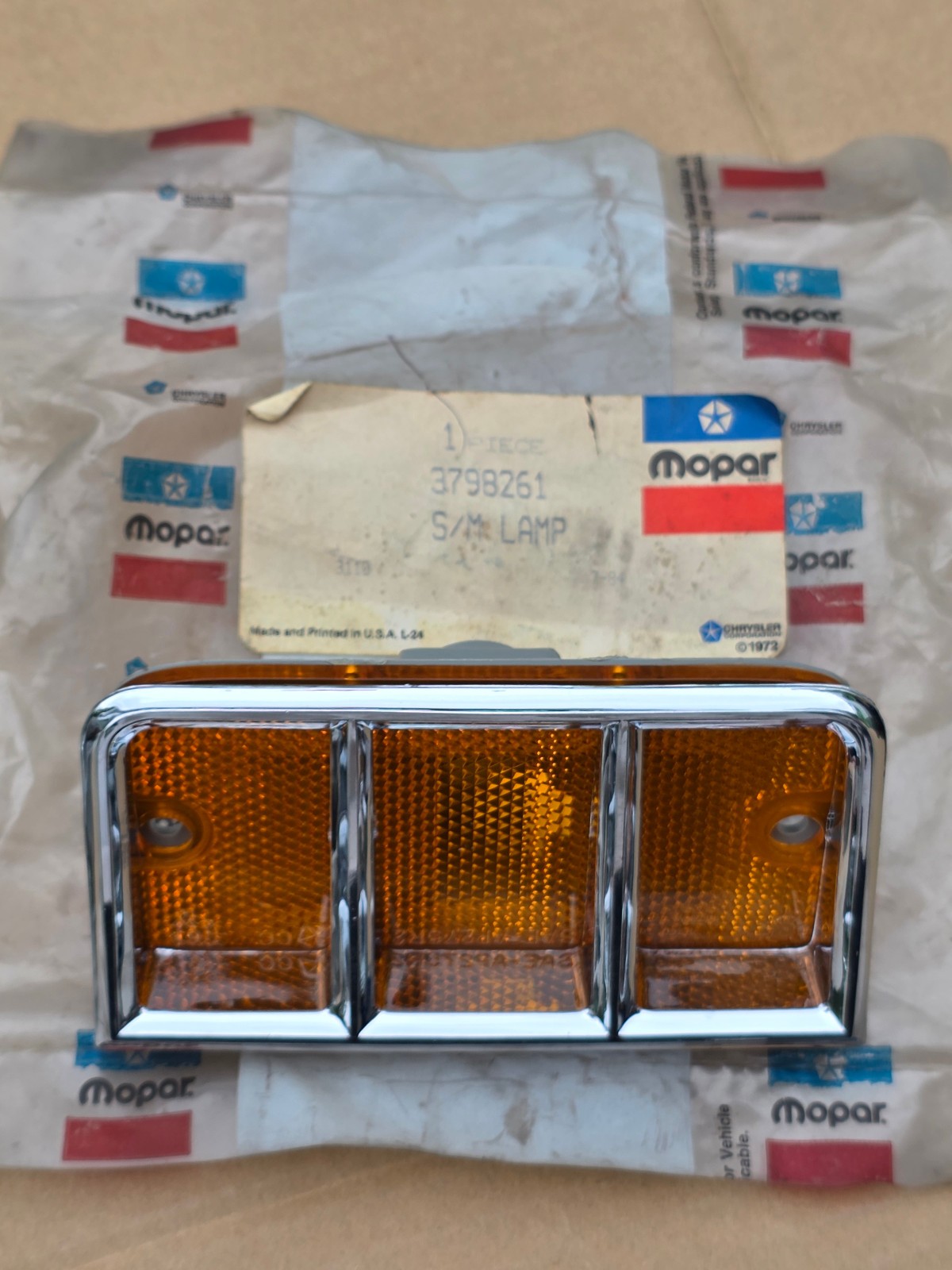 1975-1978 Chrysler Cordoba Dodge Charger SE Front Side Marker Lamp OEM 3798261