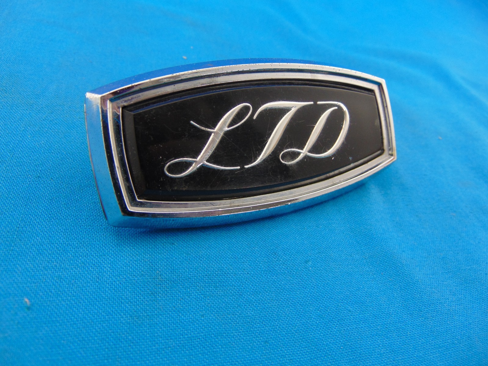 1971 1972 Ford LTD Roof Sail Panel Emblem Nice Used Part