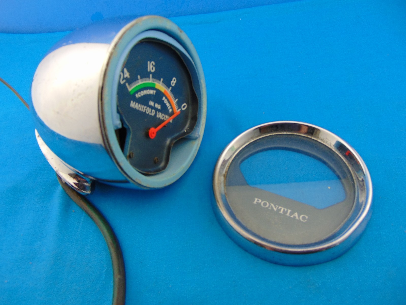 1964 1965 1966 1967 Pontiac Grand Prix Le Mans GTO Vacuum Gauge Console Mount
