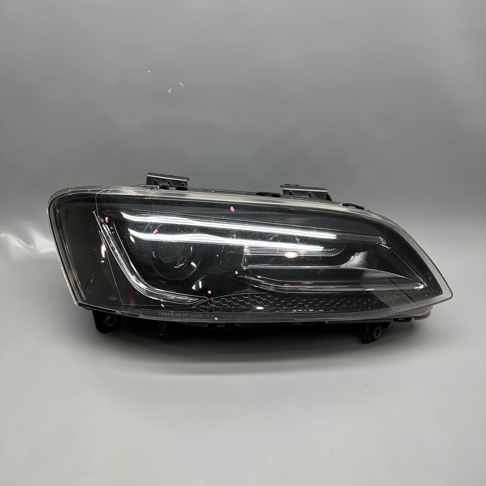 HOLDEN EV COMMODORE HEADLIGHT RIGHT 2006 2007 2008 2009 2010 2011 2012 2013