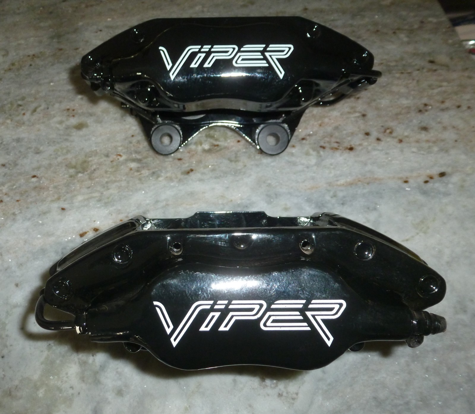 92-02 Dodge Viper front brake calipers left & right  gen 2 NOS