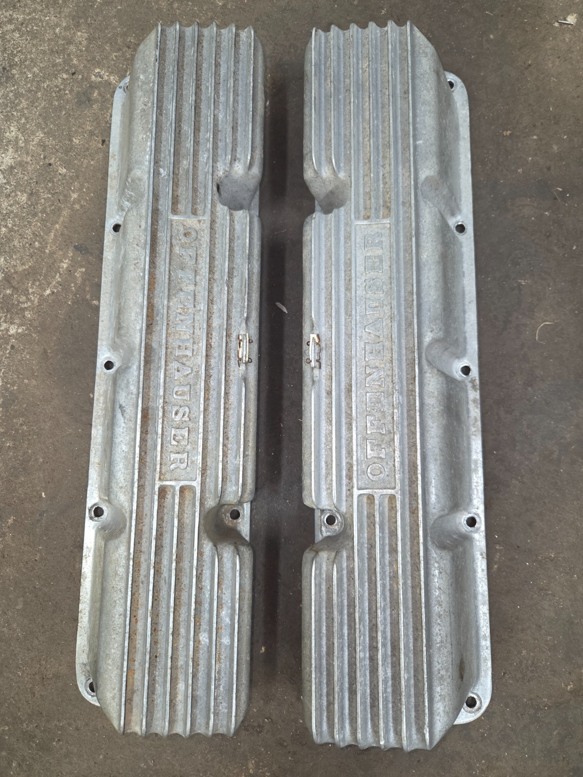 AMC V8 OFFENHOUSER valve covers