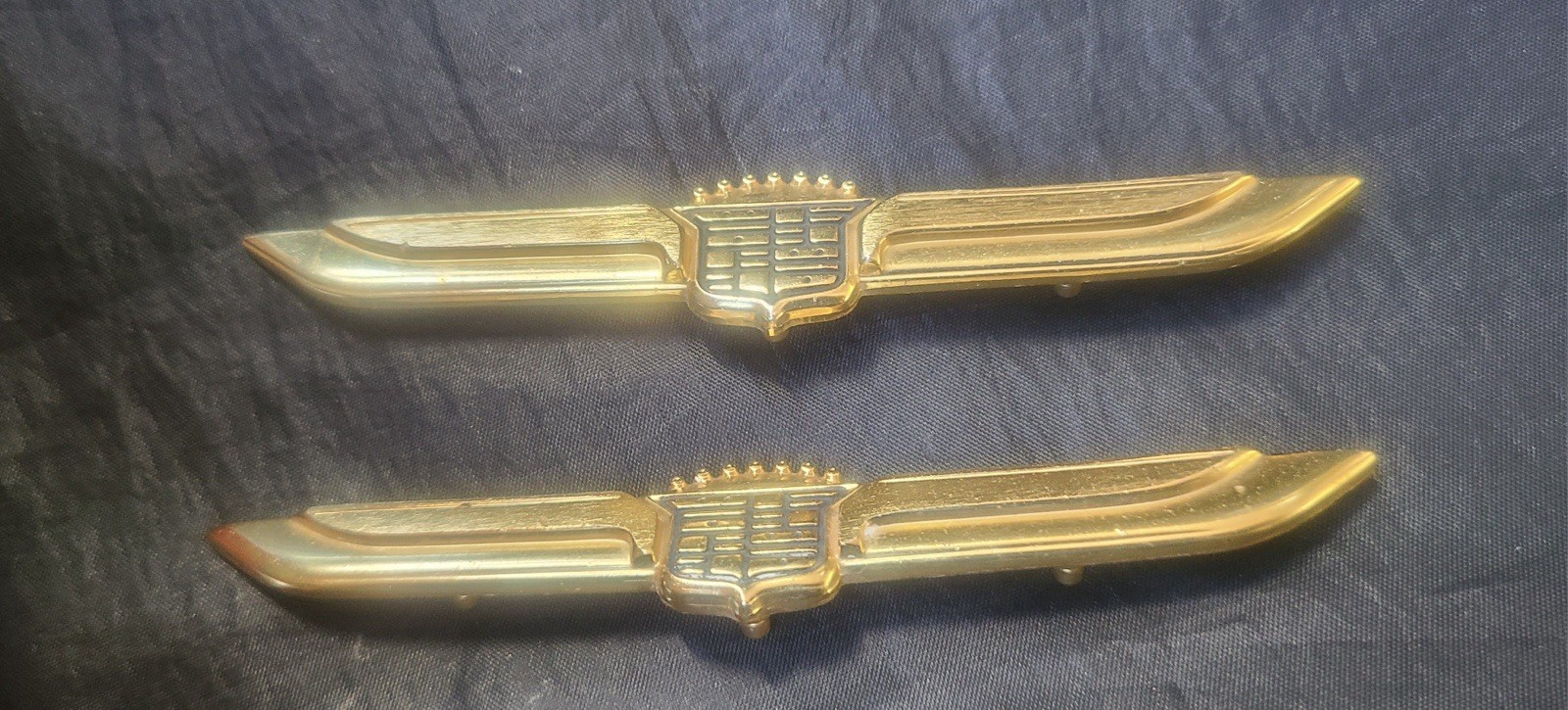1984-1987 Cadillac Fleetwood Brougham Gold Wing Crest Emblems ￼