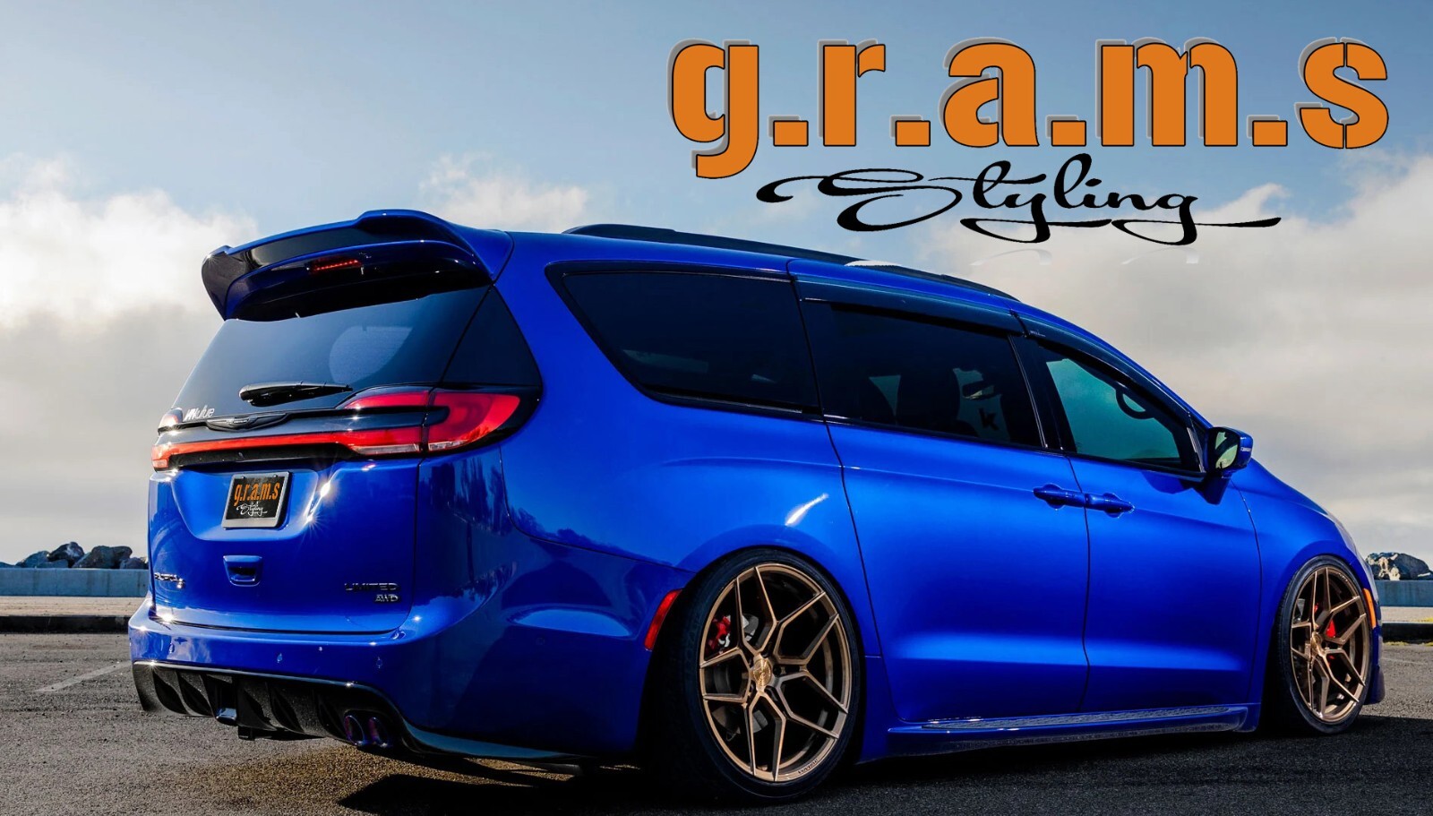 Chrysler Pacifica Roof Spoiler Clinched Style v9