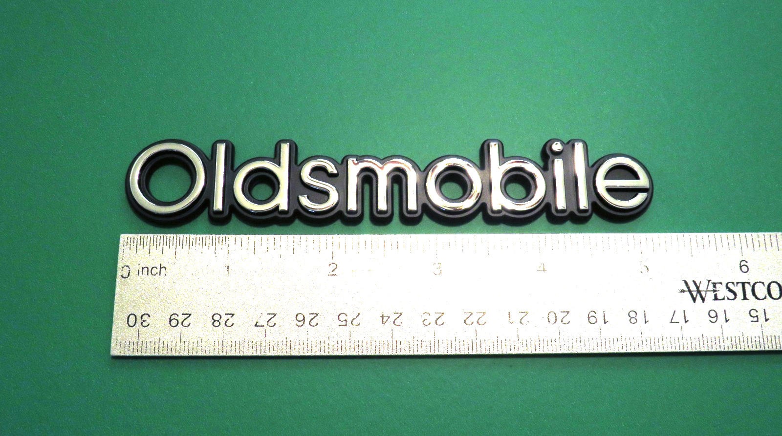 NEW 77-78-79-80-81-82-83-84-85-86-87 Oldsmobile Delta 88 Trunk Lid Emblem-Badge