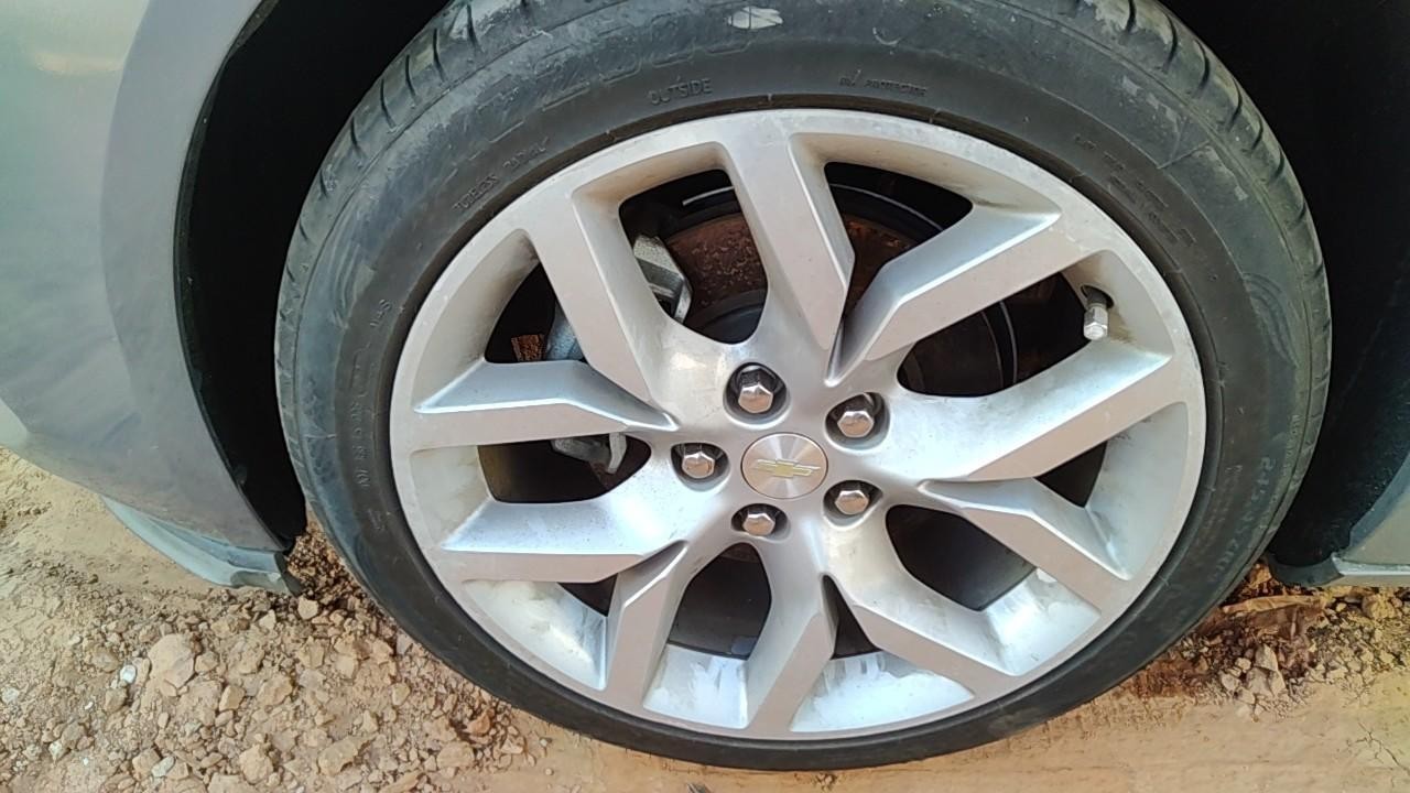 Used Wheel fits: 2019 Chevrolet Impala 19x8-1/2 machined finish silver pockets o