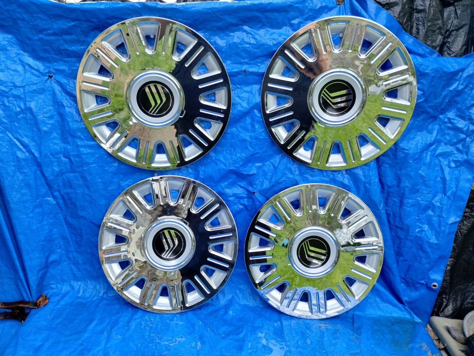  SET OF 4 New 2003-2011 Mercury Grand Marquis 16