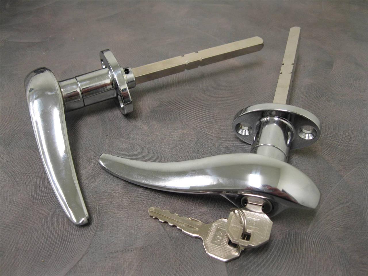 1932 Ford 3 Window 1933 1934 Car Outside LOCKING Door Handles 32 MATCHING LOCKS