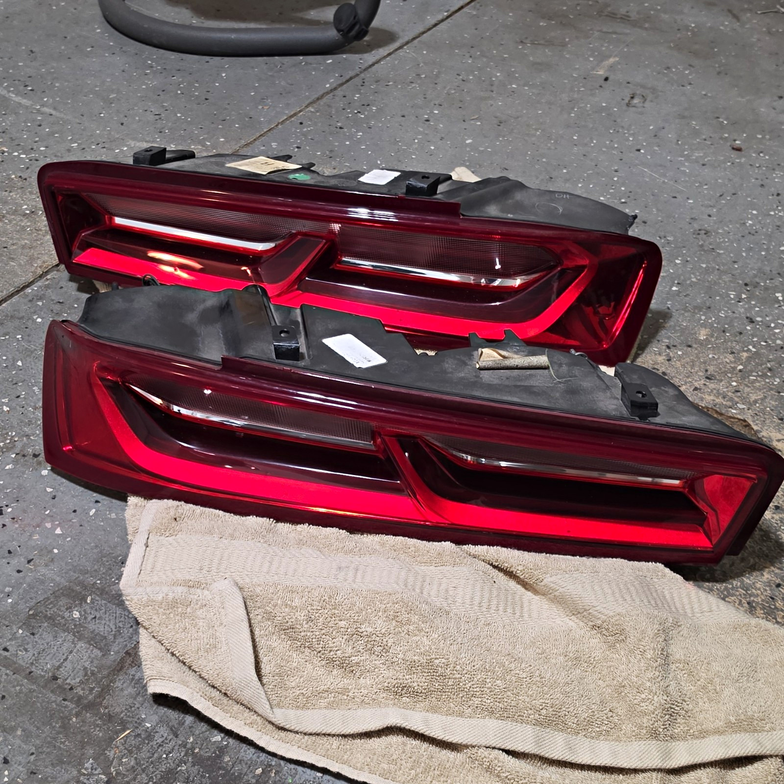 2016 chevrolet camaro ss OEM taillights