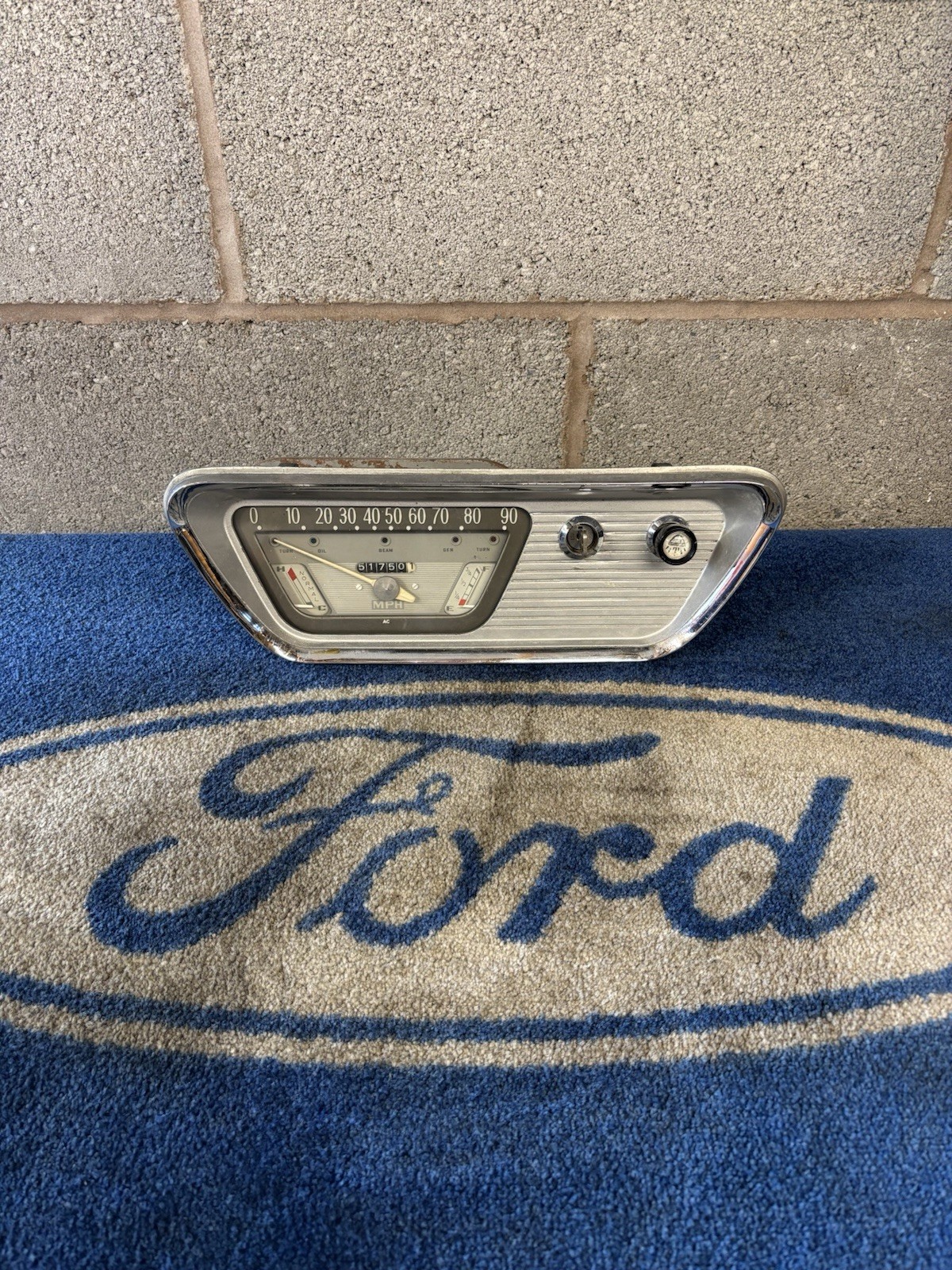 Ford Anglia 105e 123e Speedo & Surround 90 mph With Key Genuine Ford