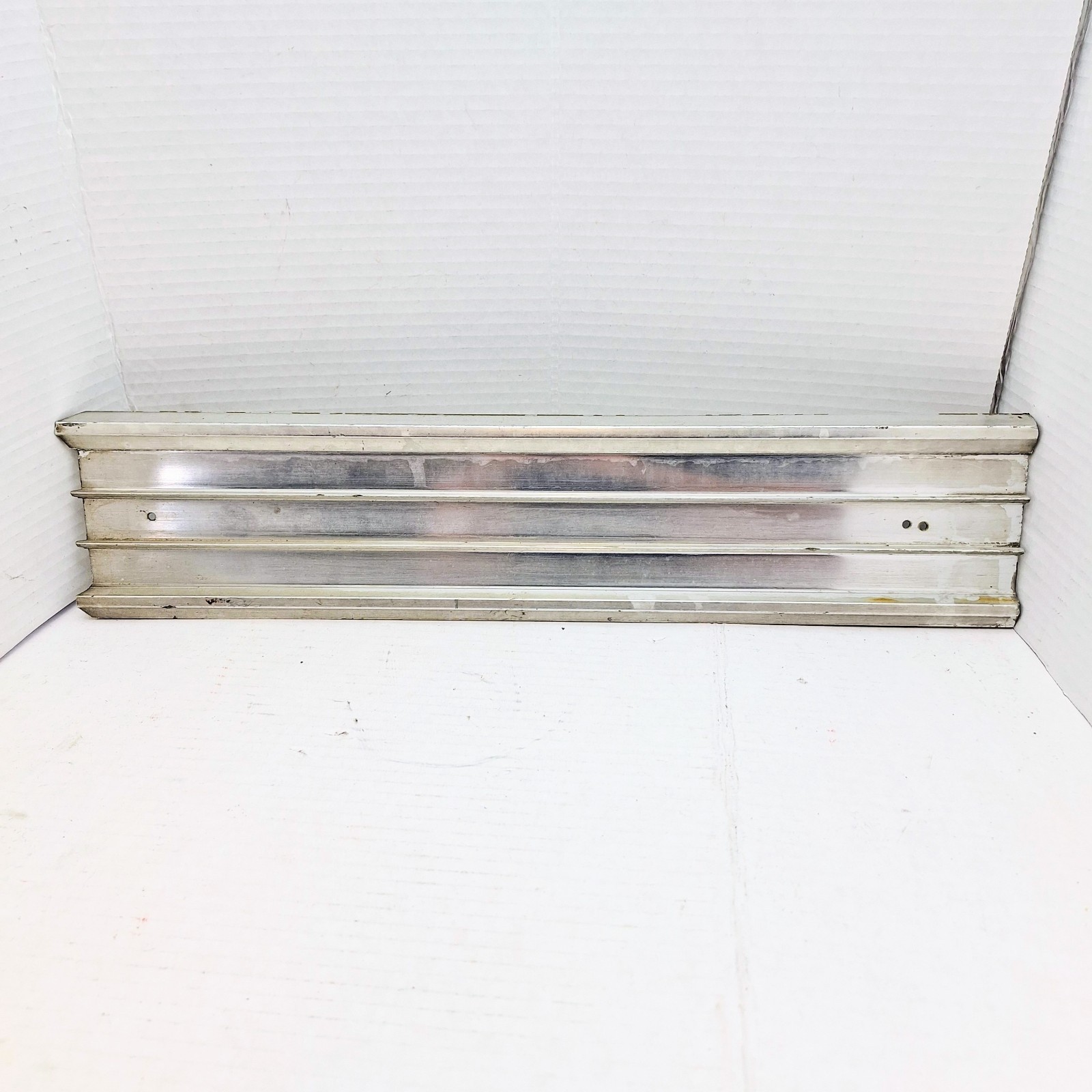 1968-77 Chevrolet Corvette RH Door Sill Plate Carpet Molding GM Chevy OEM