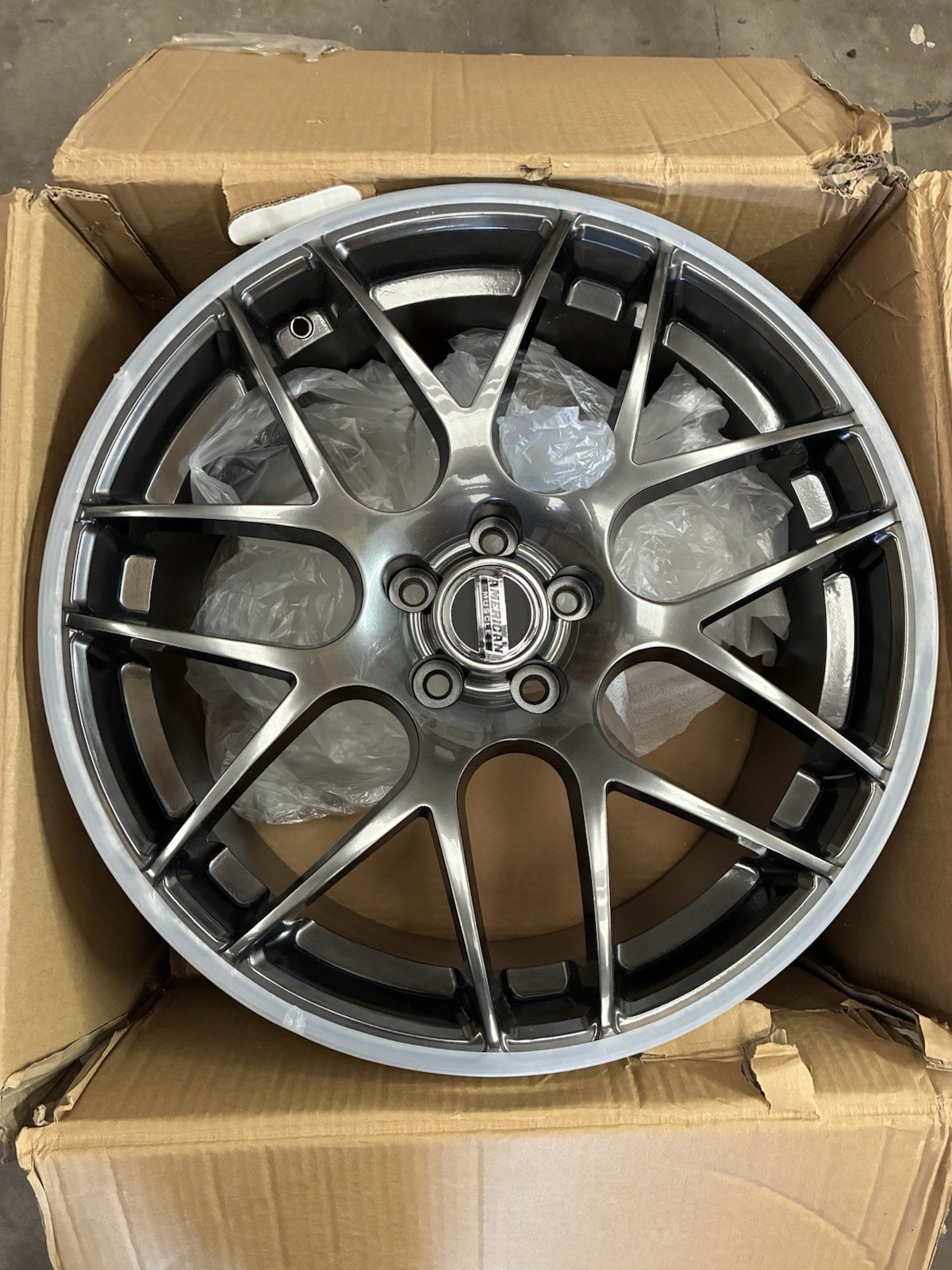 American Muscle 724 Hyperblack Wheel 20x10 5x114.3 5x4.5 +48mm Rear Track Single
