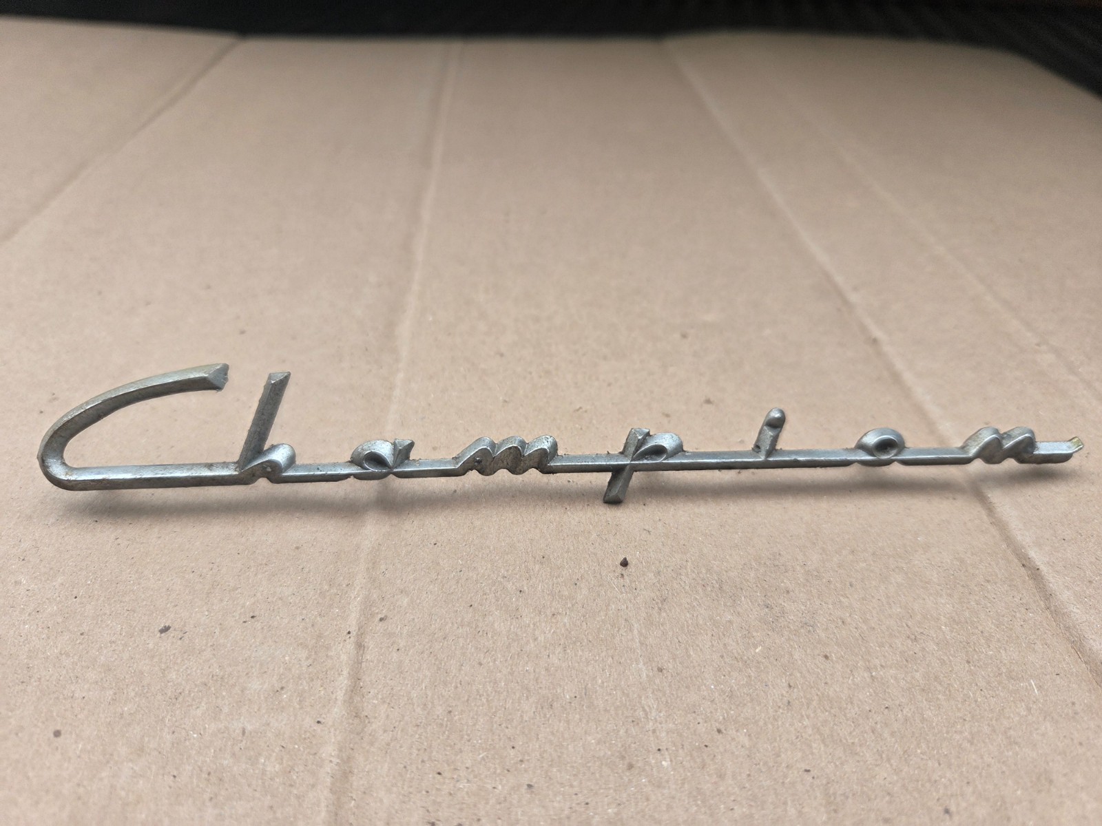 1949 Studebaker Champion Dash Emblem XO-515-8 Length 8