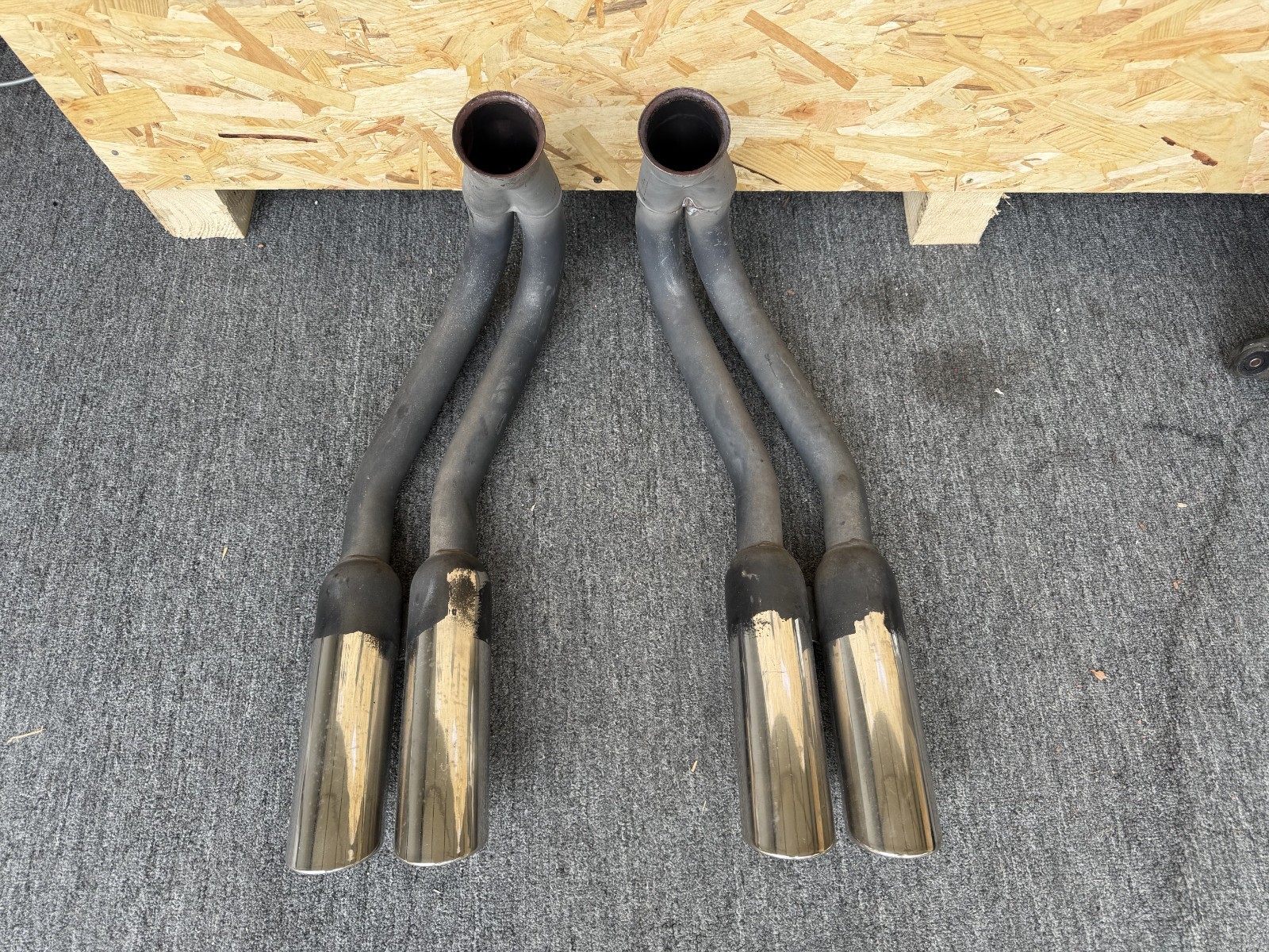 Lamborghini DIABLO OEM Used Dual Exhaust Terminal Tips Set # 004432726 004432725