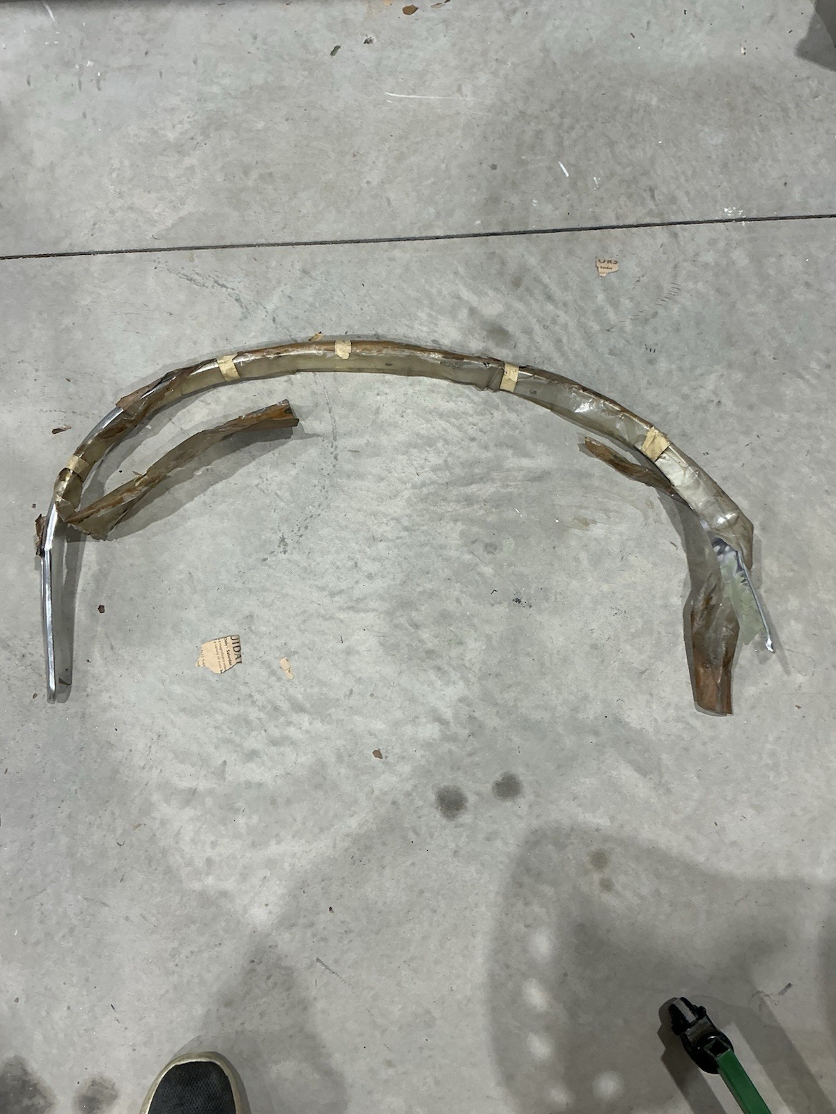 Nos 1973 Ford Torino Rh Front Wheel Lip Molding D3OZ-16038 A Full Housing 
