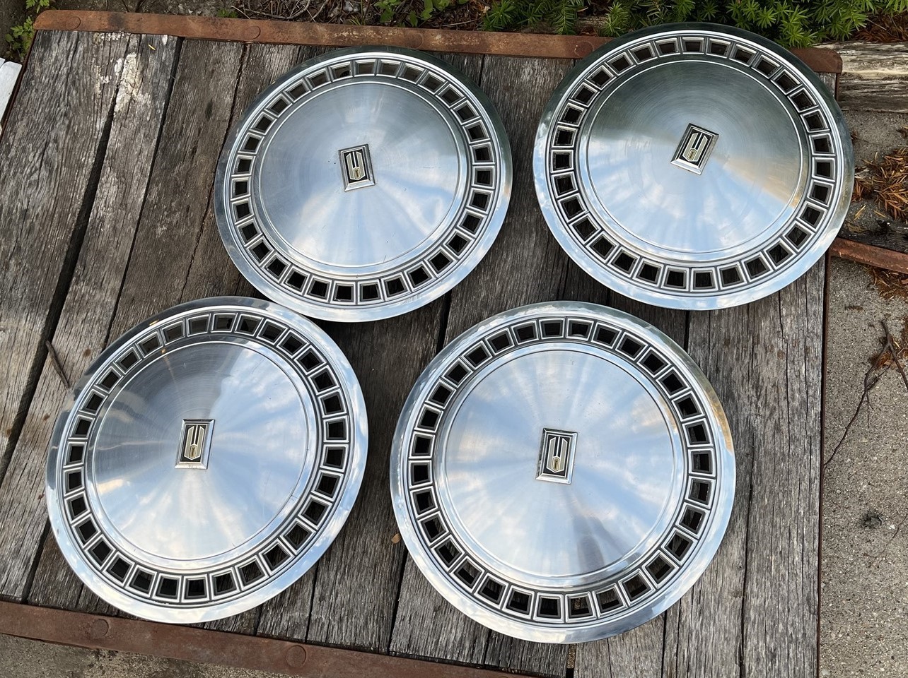 1979 -1985 Oldsmobile Toronado Hubcap set of 4 OEM Nice 15